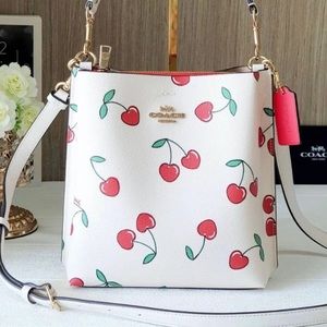 NWT COACH Mollie Bucket 22 With Heart Cherry Print